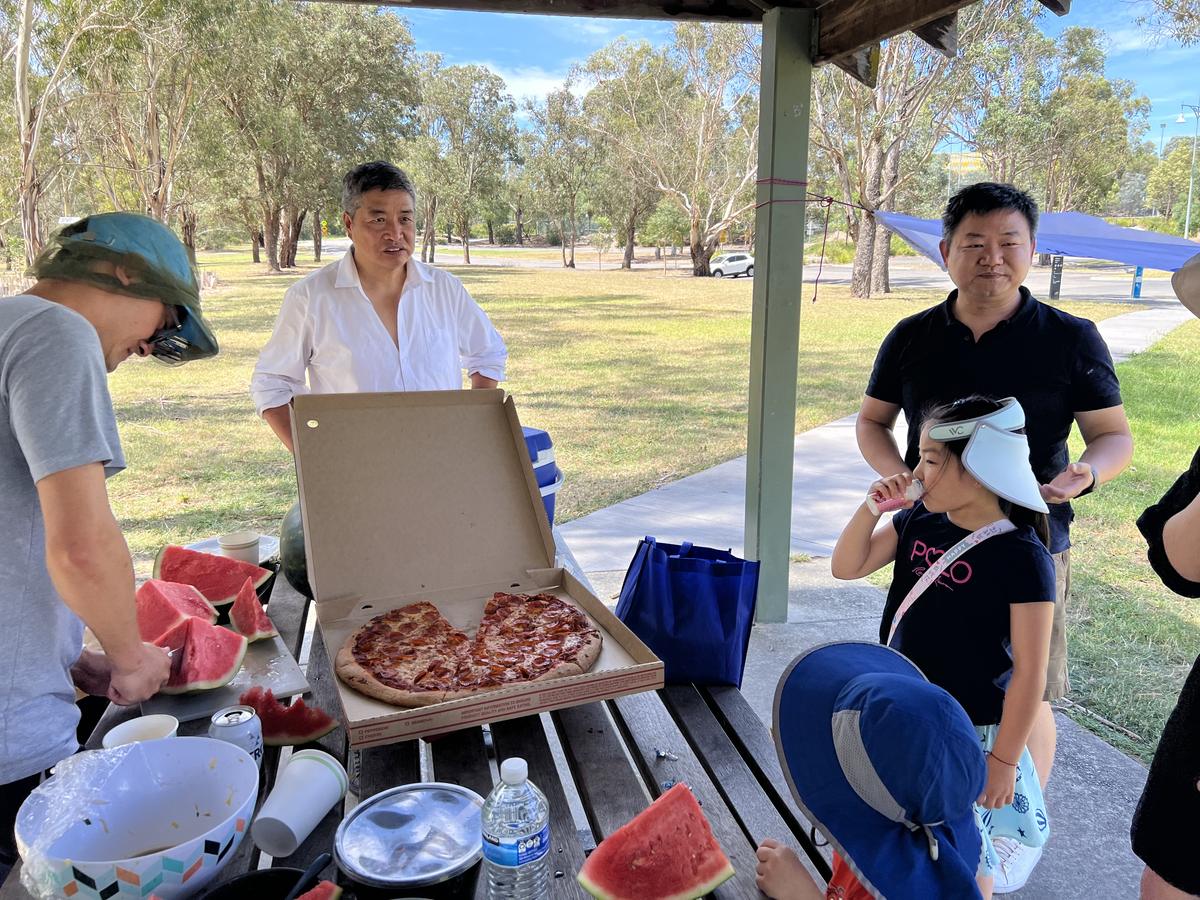 酷暑挡不住聚会热情 —— 新年午餐联谊活动现场照片 3