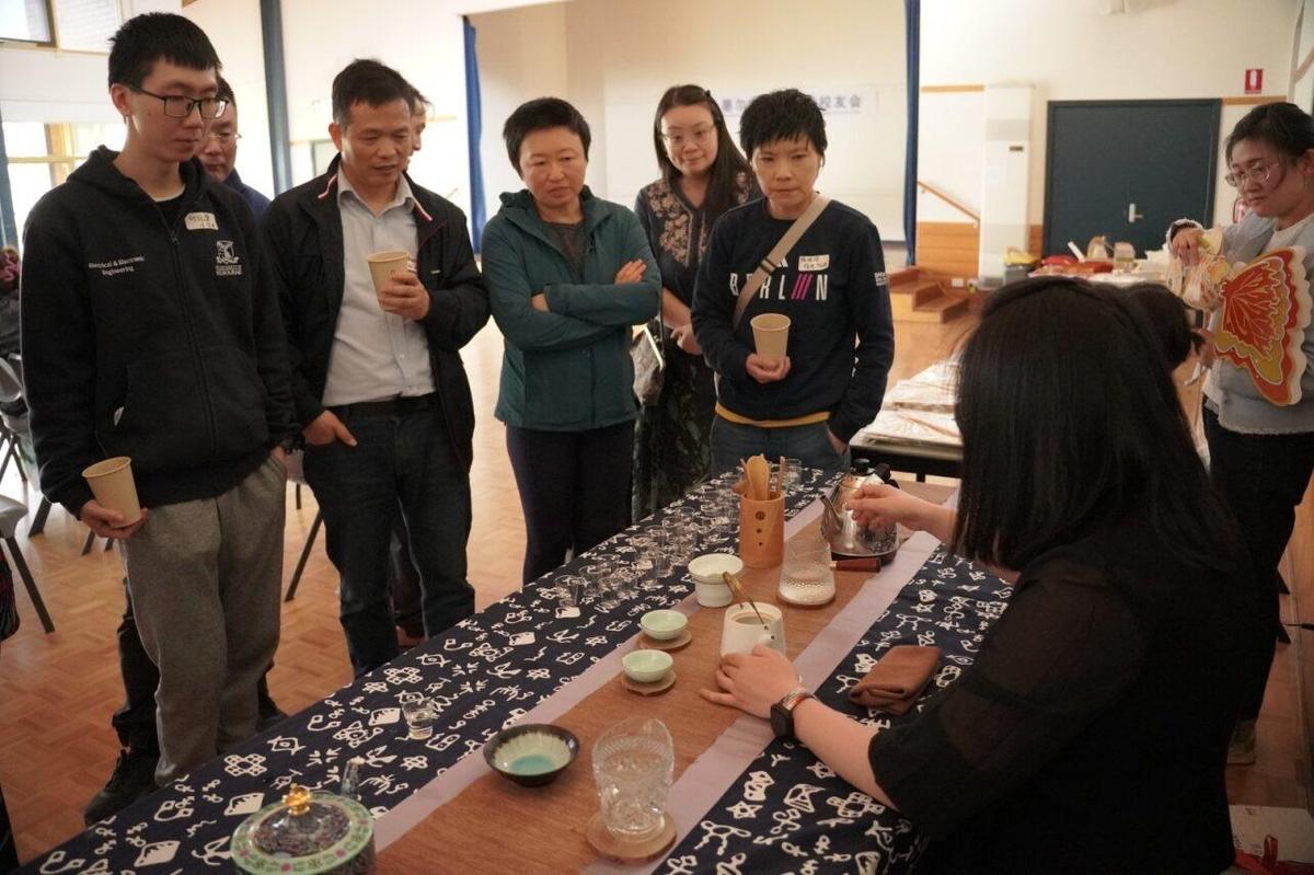 品茶观舞做花灯 —— 第二届年会暨庆中秋联谊会现场照片 5